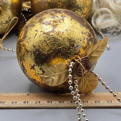 LOT 61: New-Santa Claus Head Ornaments and Christmas Balls