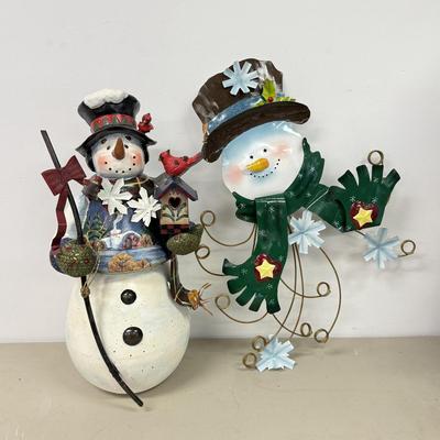 LOT 82: New- Christmas Decor: Metal Wall Hanging & Snowman Decor