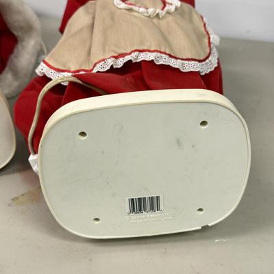LOT 83; National Pennco Animated Santa & Mrs. Claus