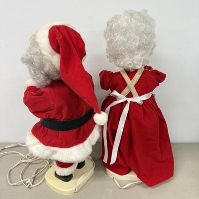 LOT 83; National Pennco Animated Santa & Mrs. Claus