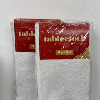 LOT 91: Elephant Wax Warmer, NIP Cloth Tablecloths & Floating Candle