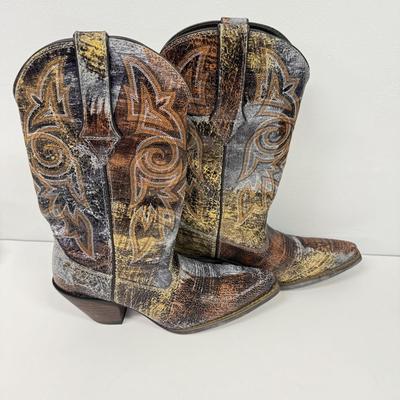 LOT 103: Women’s Size 8 Durango Cowboy Boots