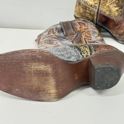 LOT 103: Women’s Size 8 Durango Cowboy Boots