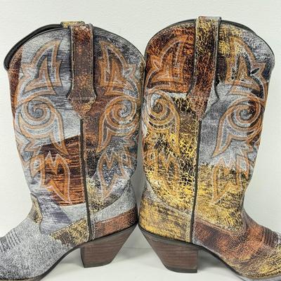 LOT 103: Women’s Size 8 Durango Cowboy Boots