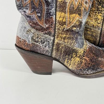 LOT 103: Women’s Size 8 Durango Cowboy Boots