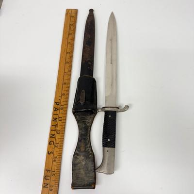 LOT 104: Carl Henkel Bielefeld Knife w Sheath