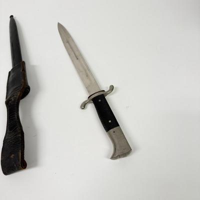 LOT 104: Carl Henkel Bielefeld Knife w Sheath