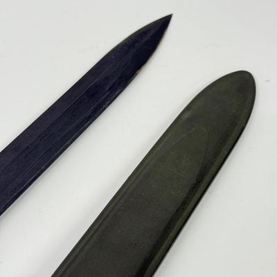 LOT 105: US Military Bayonet