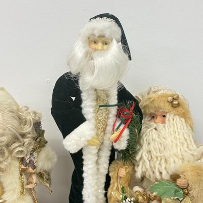 LOT 109: Santa Home Decor: Dark Green & Golden