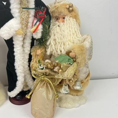 LOT 109: Santa Home Decor: Dark Green & Golden