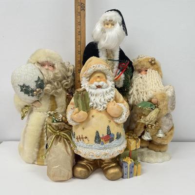 LOT 109: Santa Home Decor: Dark Green & Golden