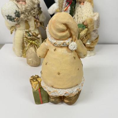 LOT 109: Santa Home Decor: Dark Green & Golden