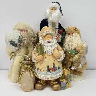 LOT 109: Santa Home Decor: Dark Green & Golden