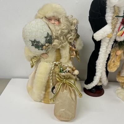 LOT 109: Santa Home Decor: Dark Green & Golden