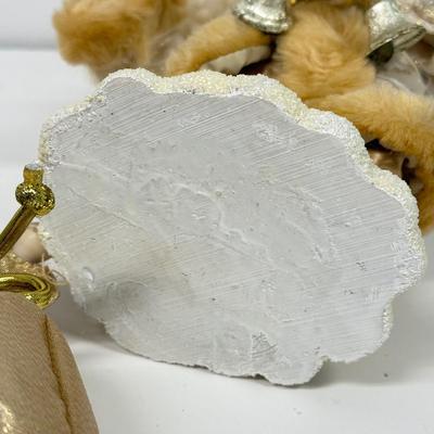 LOT 109: Santa Home Decor: Dark Green & Golden