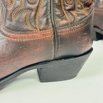 LOT 111: Laredo Women’s Size 8 Cowboy Boots