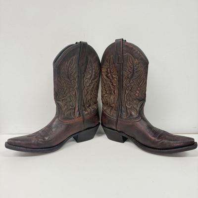 LOT 111: Laredo Women’s Size 8 Cowboy Boots