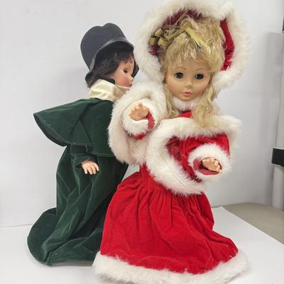 LOT 113: Hand made Motorized Doll Christmas Carolers