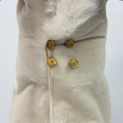 LOT 114: Vintage Animated Caroler in Green & Extra Tall Caroler