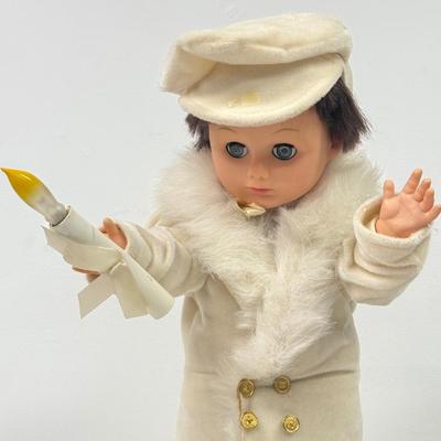 LOT 114: Vintage Animated Caroler in Green & Extra Tall Caroler