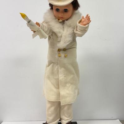 LOT 114: Vintage Animated Caroler in Green & Extra Tall Caroler