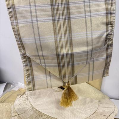 LOT 125: Gold Colored Tablecloths - some NIP
