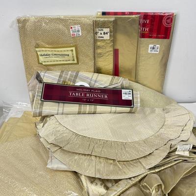 LOT 125: Gold Colored Tablecloths - some NIP
