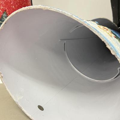 LOT 127: Metal Santa & Snowman Decor