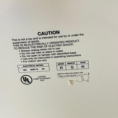 LOT 128: Department 56 Snowbabies Skating Rink