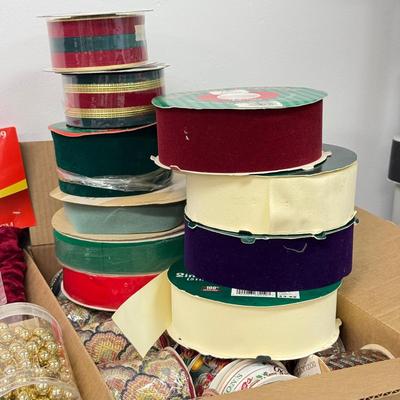 LOT 131: NWT Tree Skirt & Collection of Ribbon