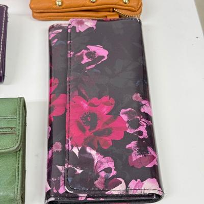 LOT 133: Collection of Wallets / Clutches