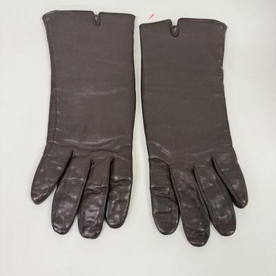 LOT 134: Size 8 Fur Lined Gloves, Leopard Chemise & Beaded Shawl