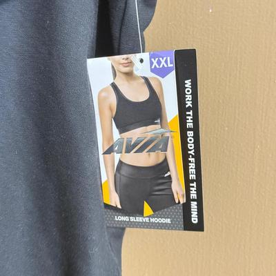 LOT 142: Women’s Tops: Some NWT