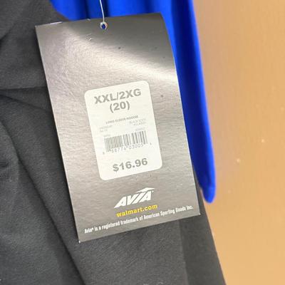 LOT 142: Women’s Tops: Some NWT