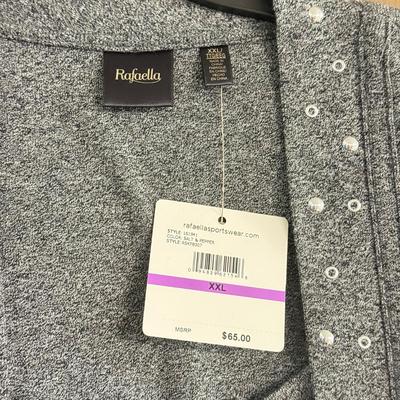 LOT 142: Women’s Tops: Some NWT