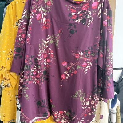 LOT 142: Women’s Tops: Some NWT
