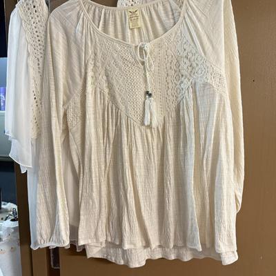 LOT 144: Women’s Tops: Ruby Rd, NWT & More