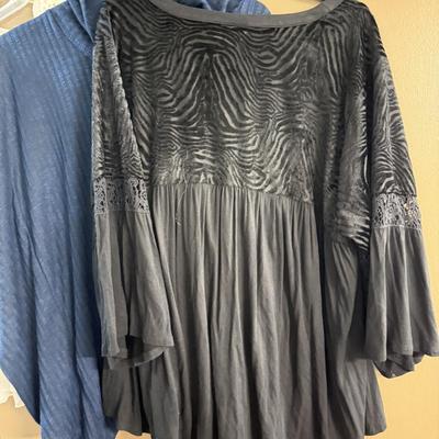 LOT 144: Women’s Tops: Ruby Rd, NWT & More