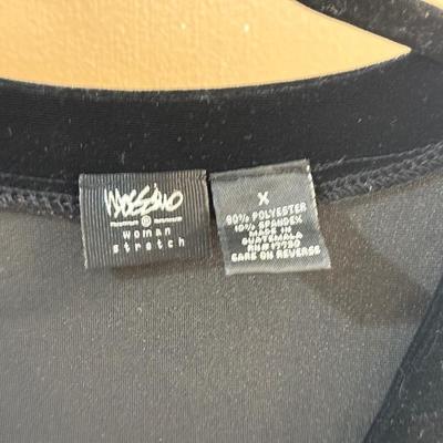 LOT 144: Women’s Tops: Ruby Rd, NWT & More