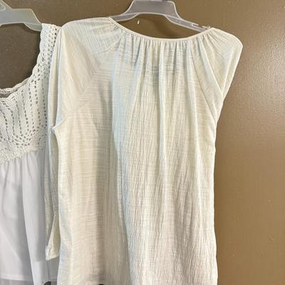 LOT 144: Women’s Tops: Ruby Rd, NWT & More