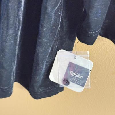 LOT 144: Women’s Tops: Ruby Rd, NWT & More