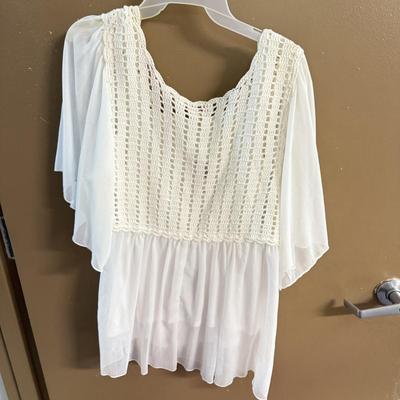 LOT 144: Women’s Tops: Ruby Rd, NWT & More