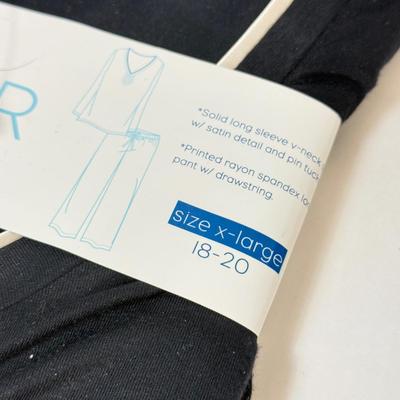 LOT 145: NIP Lizwear Pajama Sets- XL