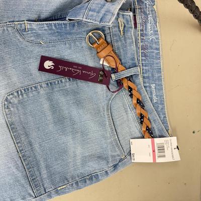 LOT 146: NWT Ladies Bottoms