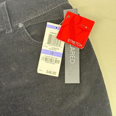 LOT 146: NWT Ladies Bottoms