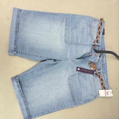 LOT 146: NWT Ladies Bottoms