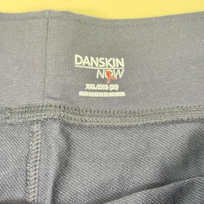 LOT 146: NWT Ladies Bottoms