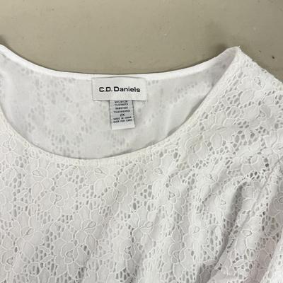 LOT 149: NWT Women’s Clothing