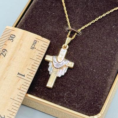 LOT 153: 14kt Gold Cross Pendant on 18" chain (1.7gtw)