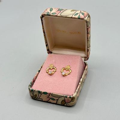 LOT 156: 14kt Irish Claddagh Stud Earrings (0.5gtw)